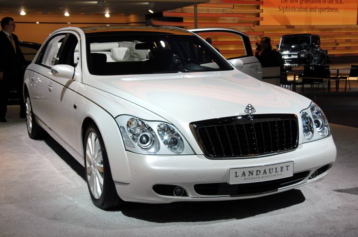 Maybach 62 Landaulet 11 