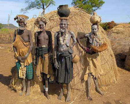 Эфиопское племя Мурзи (5 фото)