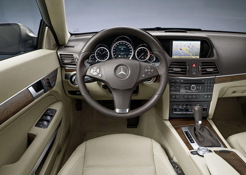 Mercedes-Benz интригует новым купе