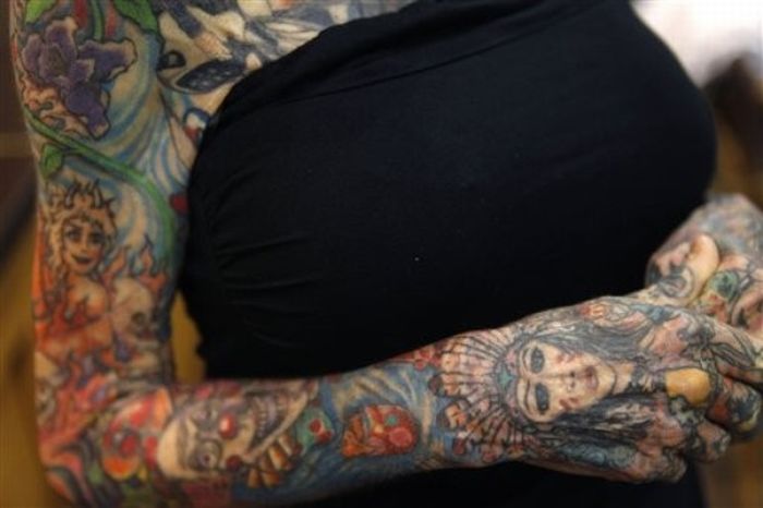 Джулия Гнусе-самая татуированная женщина в мире