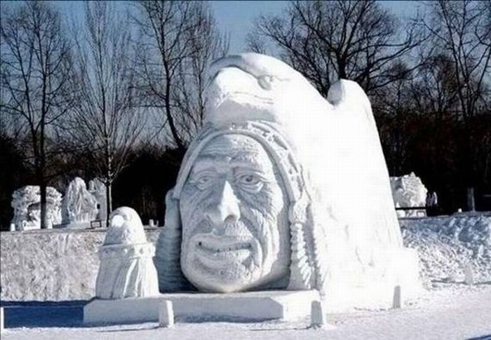Скульптуры из снега (29 фото)