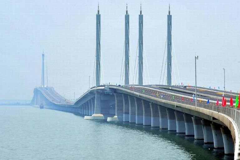 Самый длинный мост через море