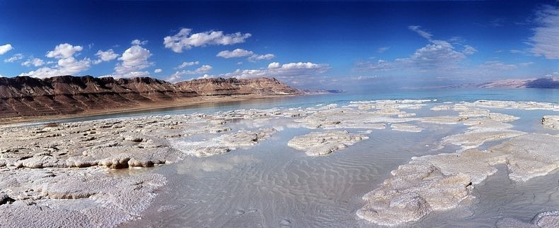 Соляные "скульптуры" Мертвого моря