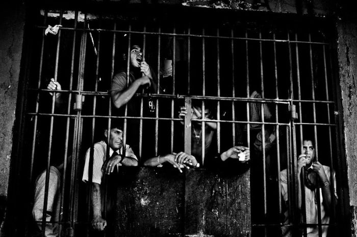 Чб фото из тюрем Южной Америки