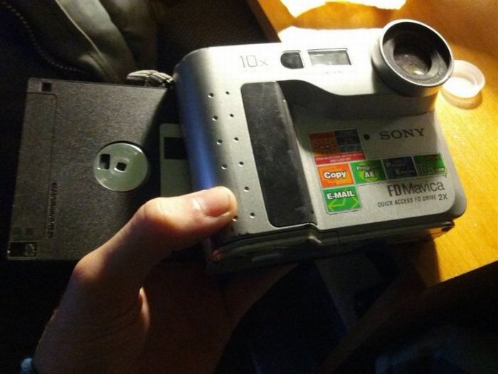 Фотоаппарат на дискетах Sony Digital Mavica MVC-FD73