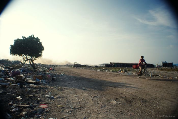Остров Тхилафуши на Мальдивах, куда свозят отходы и токсичные материалы