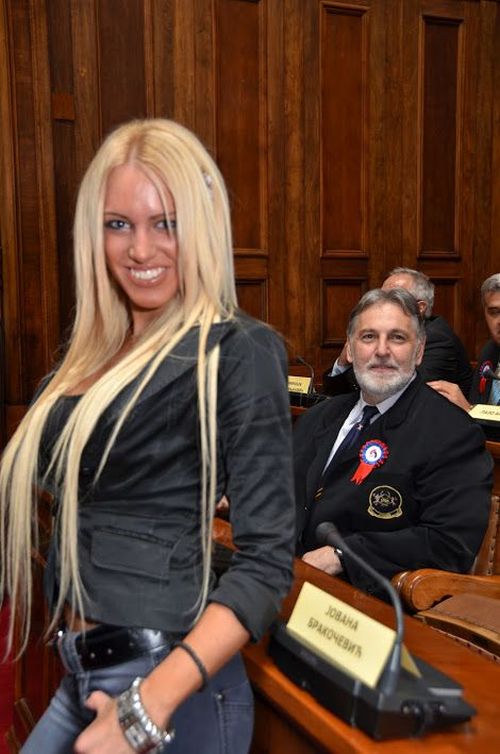 Врач-кардиолог из Сербии по имени Мая Павлович - победительница конкурса бикини