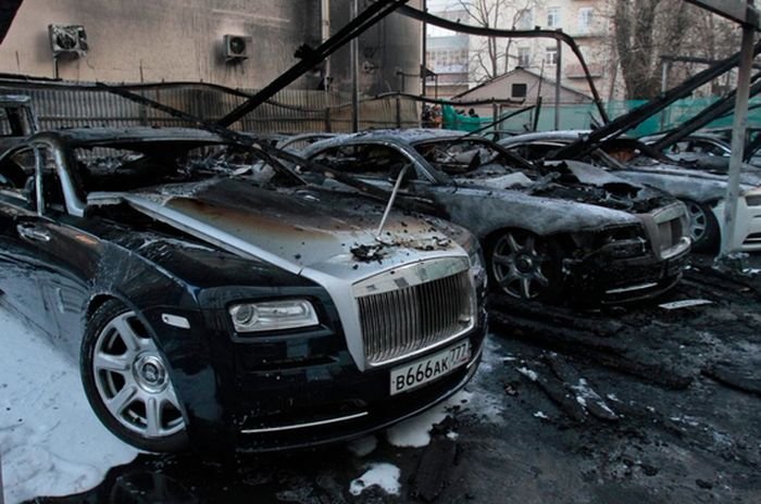 Пожар на московской стоянке, вылившийся в 150 000 000 ущерба