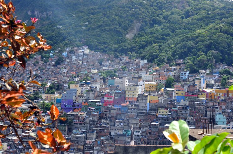 Фавелы в Рио-Де-Жанейро (12 фото)