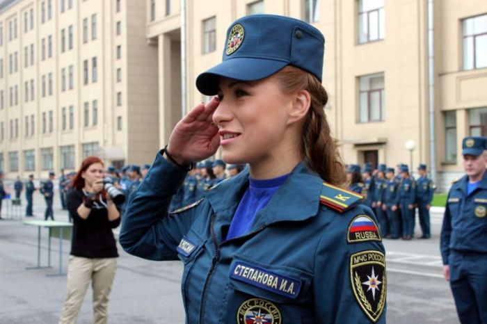 Девушки, состоящие на службе в МЧС России