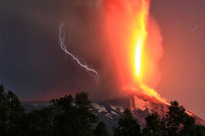 Извержение вулкана в Чили началось 3-го марта