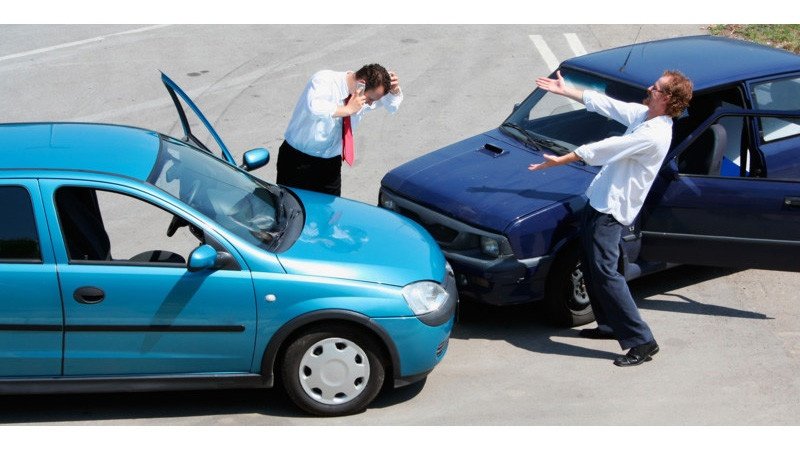 Ситуации в которых не стоит рассчитывать на автостраховку (4 фото)