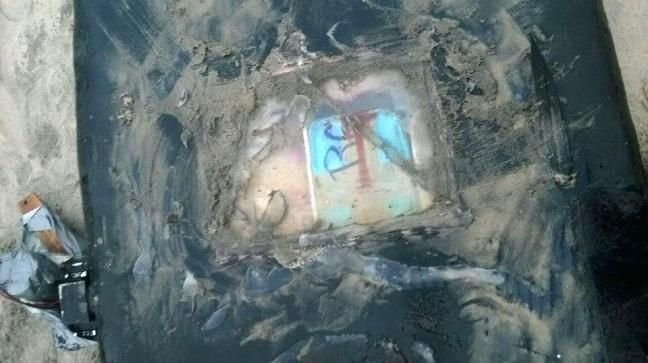 На Мексиканский берег выбросило доску для серфинга набитую метамфетамином (6 фото)