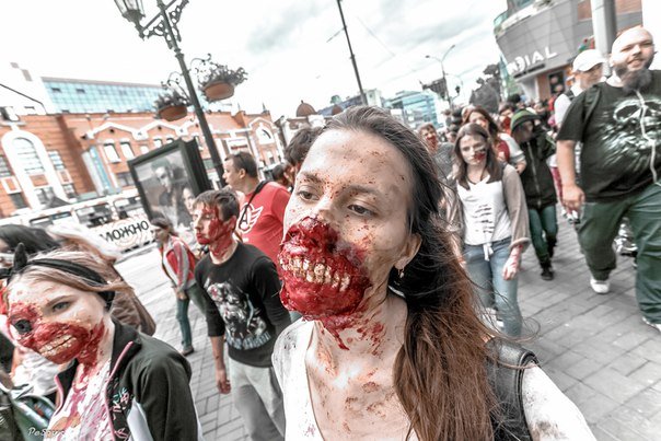 В Екатеринбурге прошел зомби парад (22 фото)