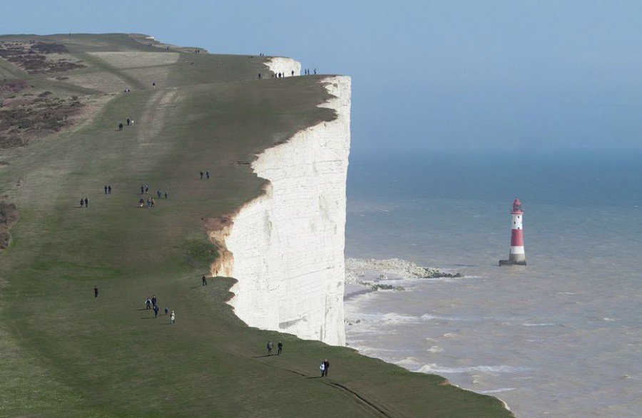 Бичи-Хед (Beachy Head): зловещая скала самоубийц (17 фото)