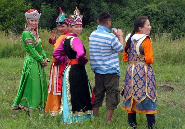 Девушки из монгольских городов и сел