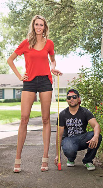 Лорен Уильямс (Lauren Williams), имеет самые длинные ноги среди женщин в США