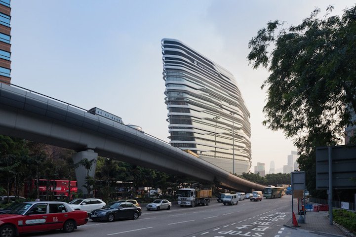Здание в Гонконге (10 фото)