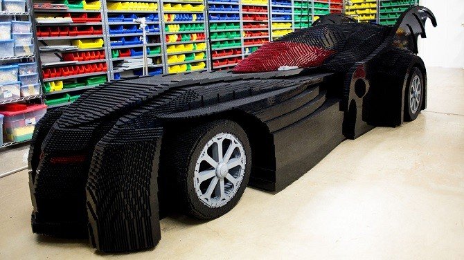 Автомобиль Бэтмена из кубиков LEGO (10 фото)