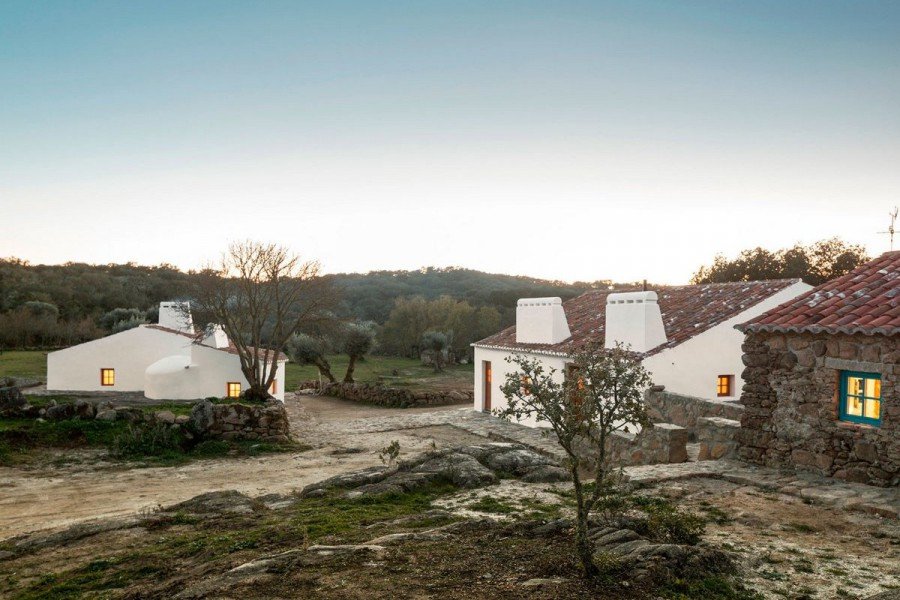 Старая усадьба в Португалии после реконструкции (31 фото)