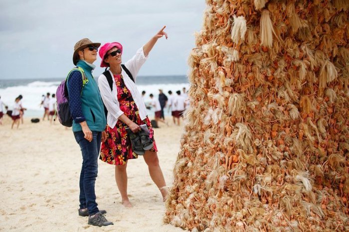 «Скульптуры у моря 2015» на пляже Бонди (23 фото)