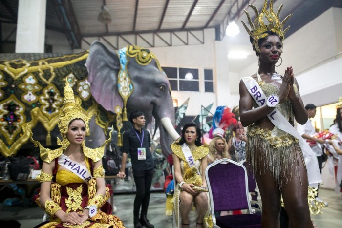 Финал конкурса красоты Miss International Queen 2015 среди женщин-трансгендеров в Таиланде