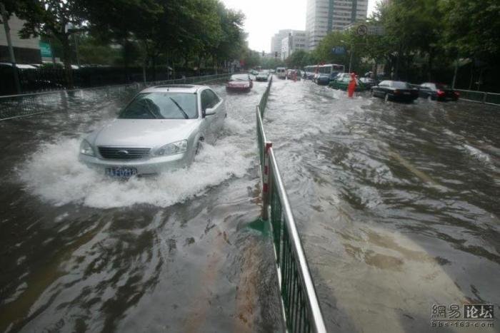 Потоп в Китае (8 фото)