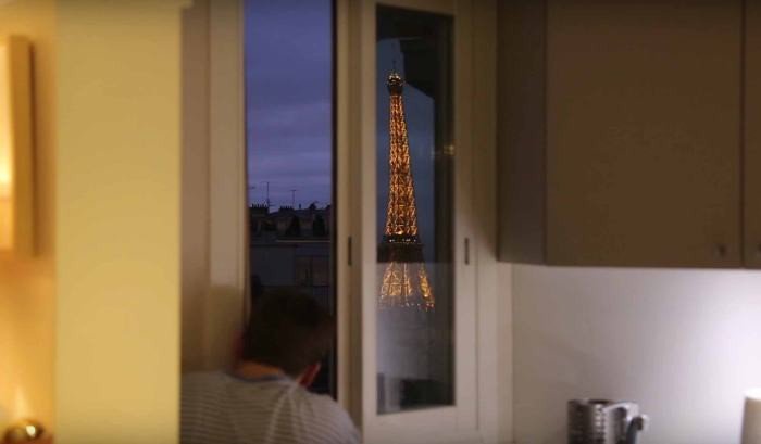 Как сметливый парижанин получил вид на Эйфелеву башню (11 фото)