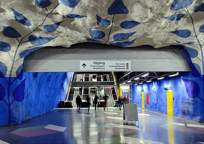 Самые красивые и необычные метро в мире (12 фото)