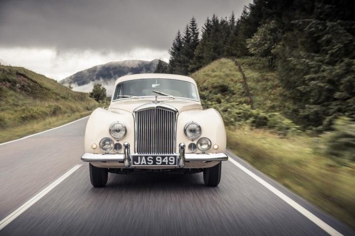 Bentley Continental GT Speed на встрече с прадедом 1952 года