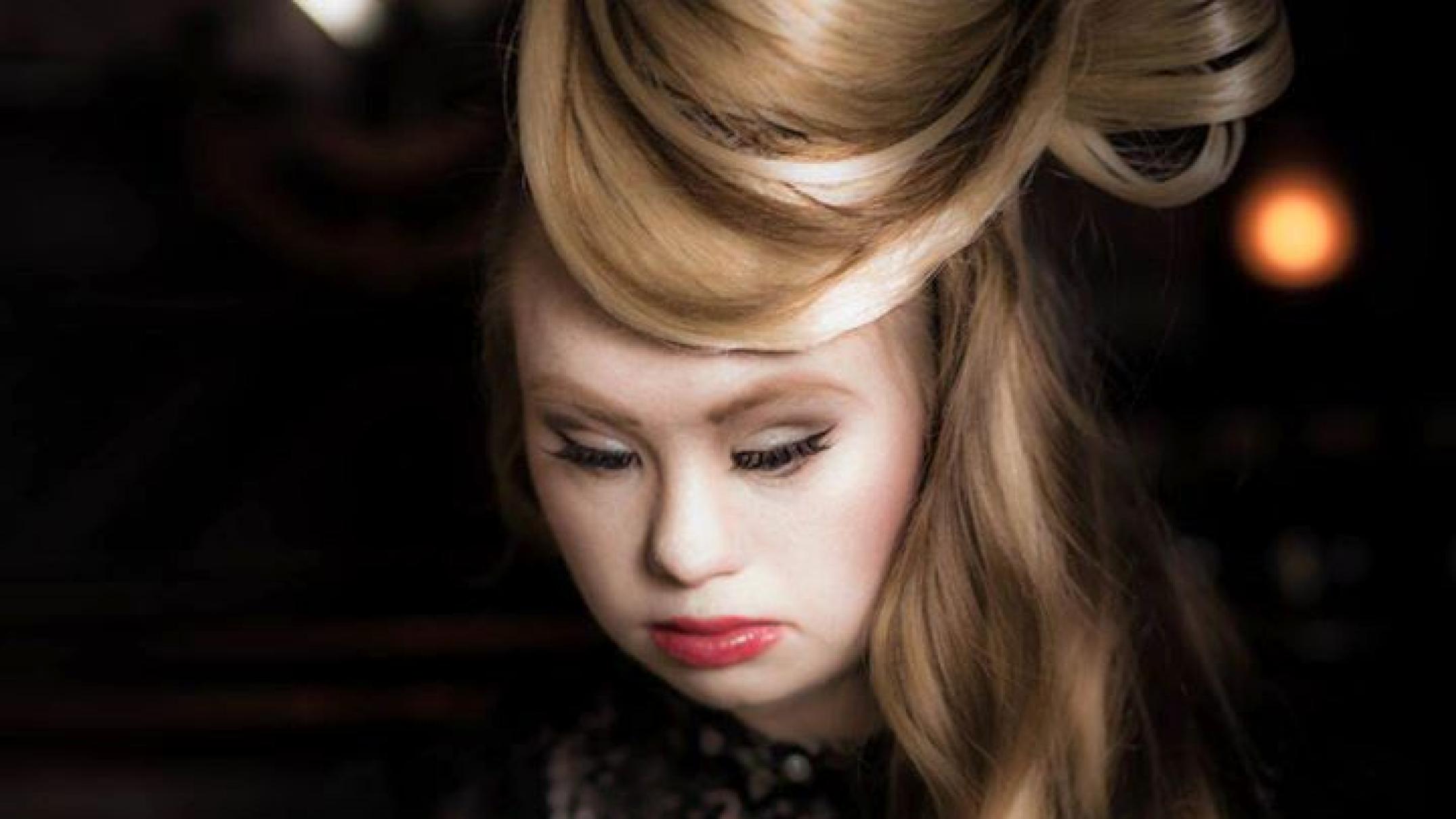 Девушка-модель с синдромом Дауна во второй раз приняла участие в Нью-Йоркской Неделе моды