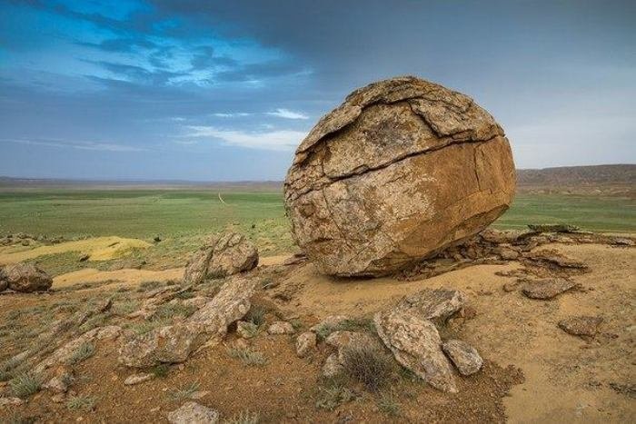 Долина шаров – загадочное место в Казахстане