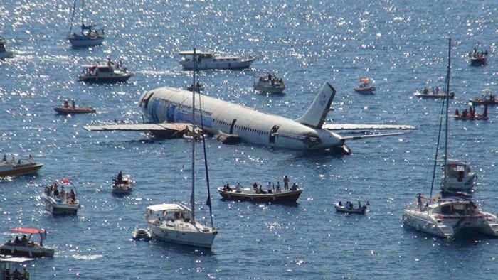На турецком курорте затопили самолет Airbus A300 ради привлечения туристов