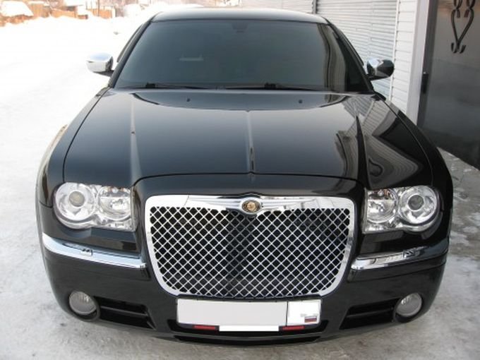 Стол из двигателя от Chrysler 300C