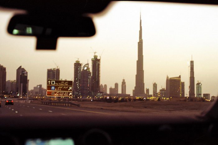 На автомобиле по ОАЭ - фото Silvia Conde