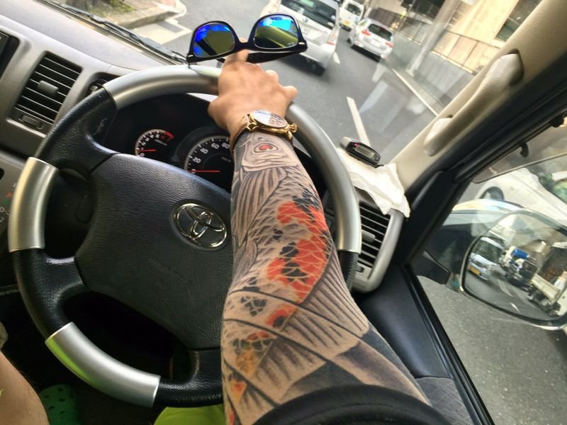 Если хочешь крутые татуировки на руках, необязательно идти в тату салон