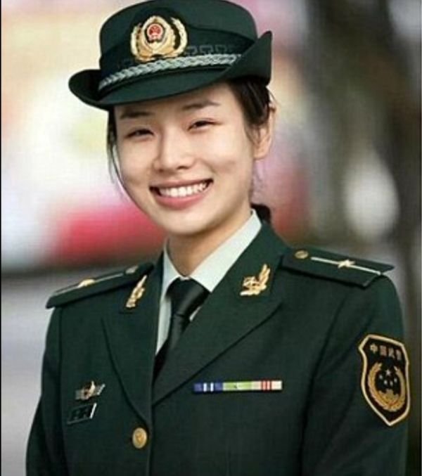 Китаянку Шу Синь назвали самым красивым в мире телохранителем