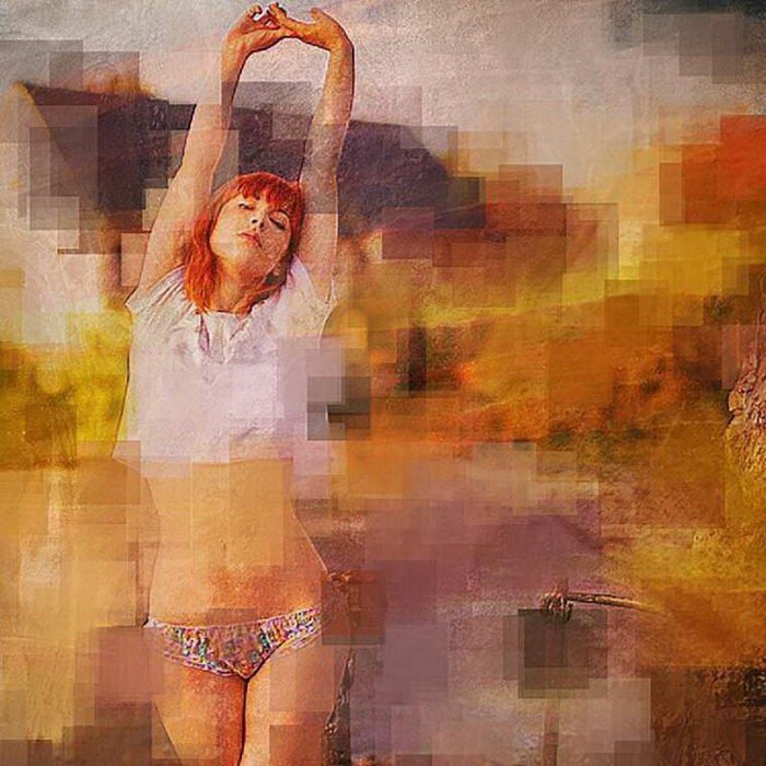 Пикселизированные девушки на фотографиях Richard Bachellier