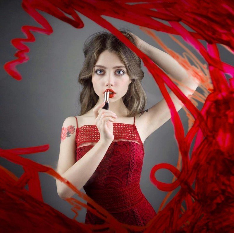 Instagram 22-летней модели и художницы Елены Шейдлиной