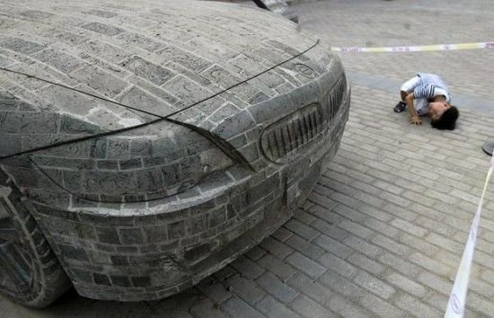 Каменное BMW в Китае