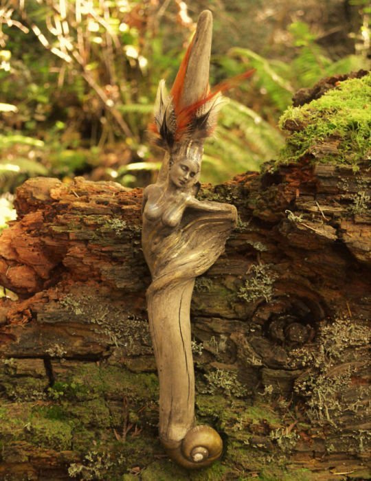 Скульптуры Дебры Бернье из высохших деревьев
