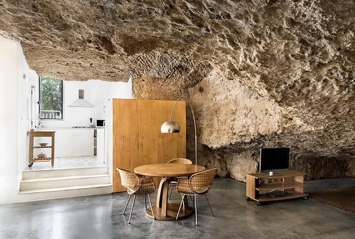 Дом в скале: необычное жилье в регионе Сьерра-Морена