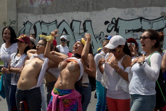 Как протестуют жительницы Венесуэлы