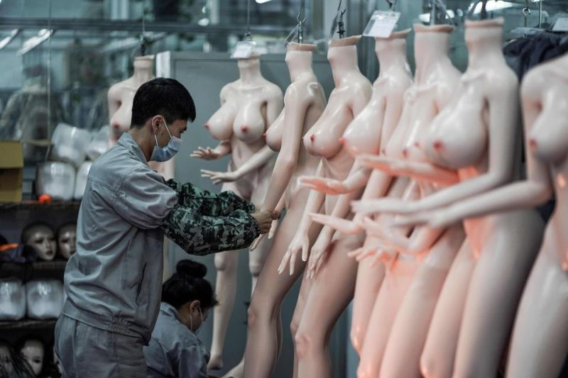 Китайские фабрики начали массовое производство секс-кукол EXDOLL