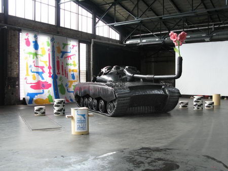 Надувной танк (7 фото)