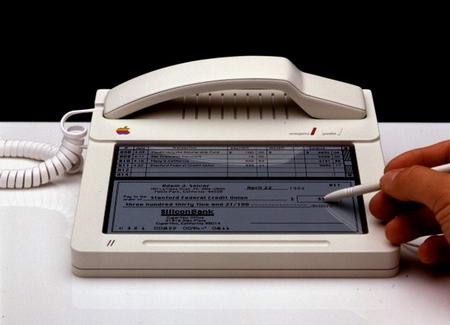 Phone Mac 1984 года (3 фото)