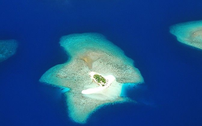 Острова с борта самолета