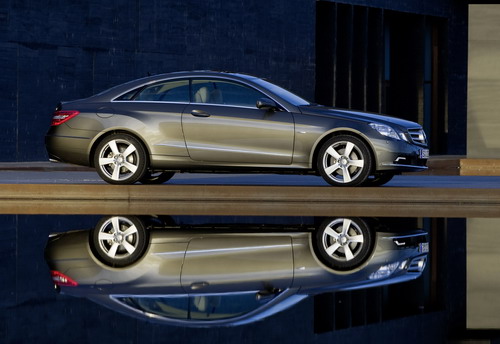 Mercedes-Benz интригует новым купе