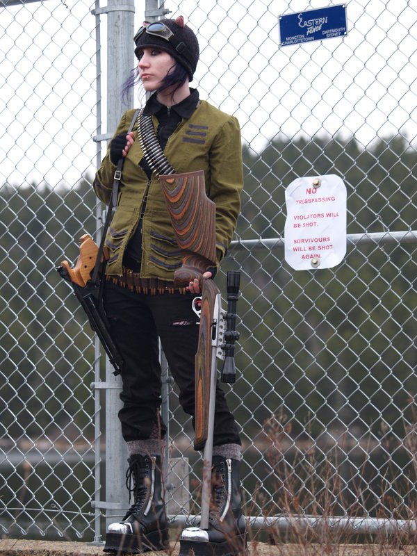 Девушки со стволами, часть два(49 фото)