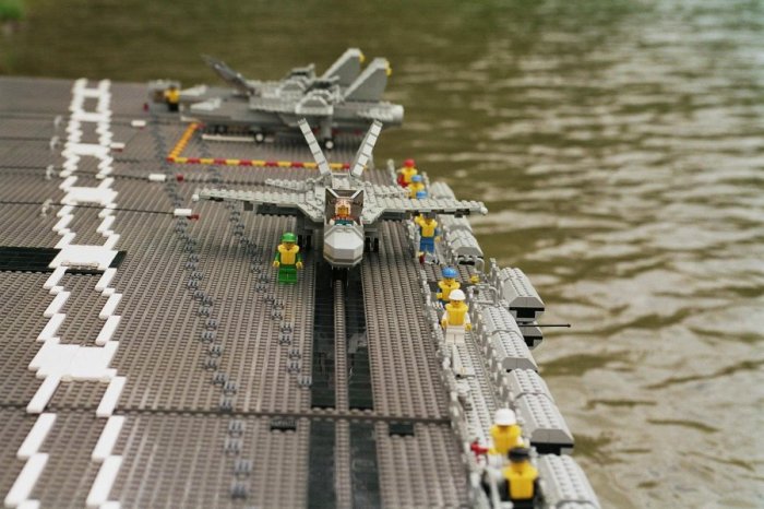Кораблик из Lego (6 фото)